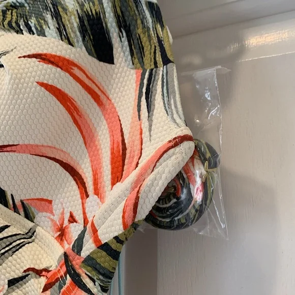 NWT Kona Sol Tropical Print swim Suit with detachable straps, Size M - Picture 10 of 12